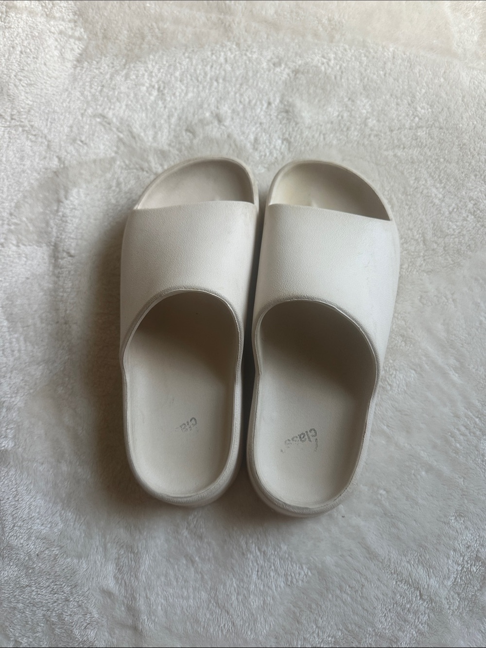 art class Cream Slide Sandals